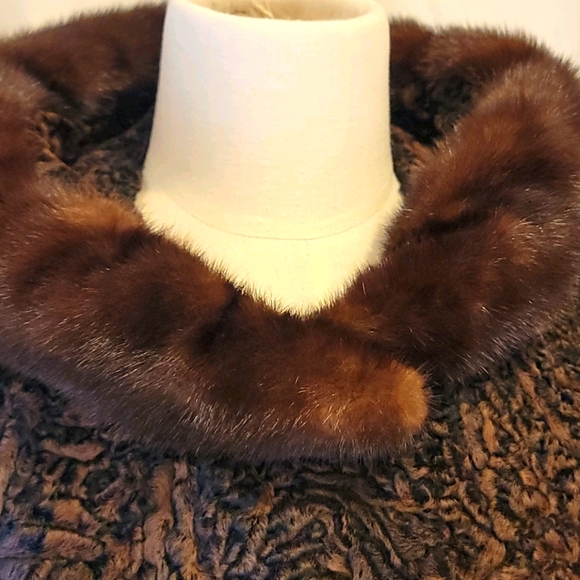 Lovely Persian Lamb Wool w/ Mink Collar & Cuffs - Picture 3 of 7